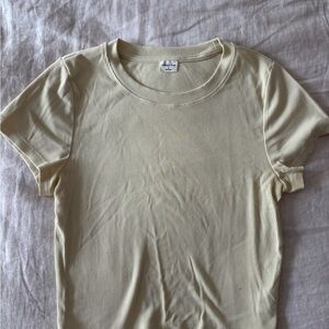 Butter yellow Aritzia ribbed crop tee
